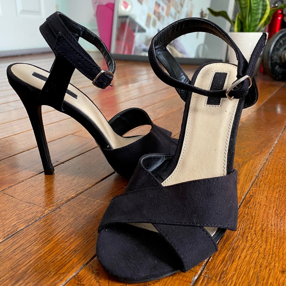 NWOT Ankle Strap Heels